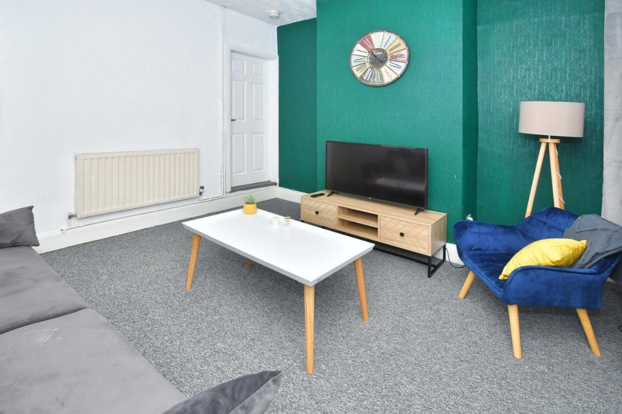 The Yellow Door By Avenew Management Serviced Accommodation Stoke-on-Trent Zewnętrze zdjęcie
