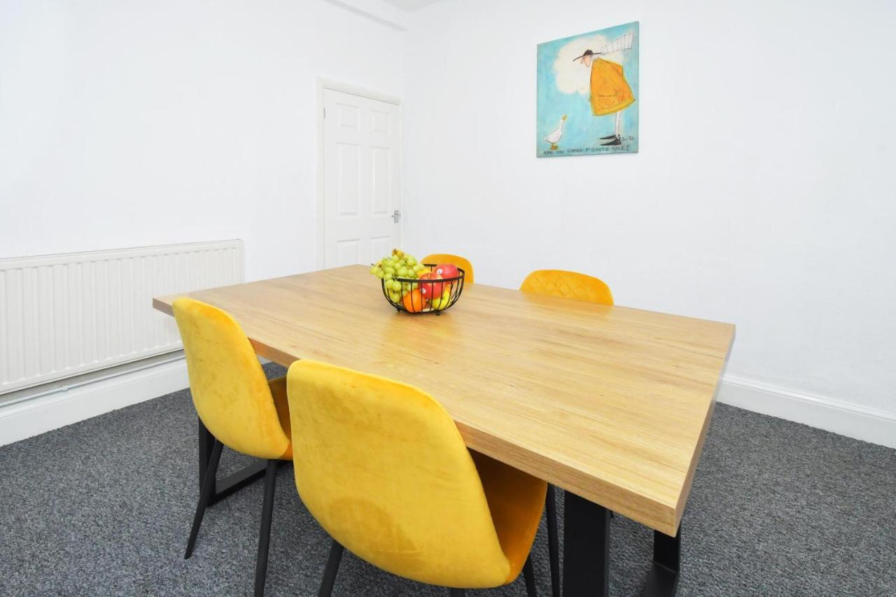 The Yellow Door By Avenew Management Serviced Accommodation Stoke-on-Trent Zewnętrze zdjęcie