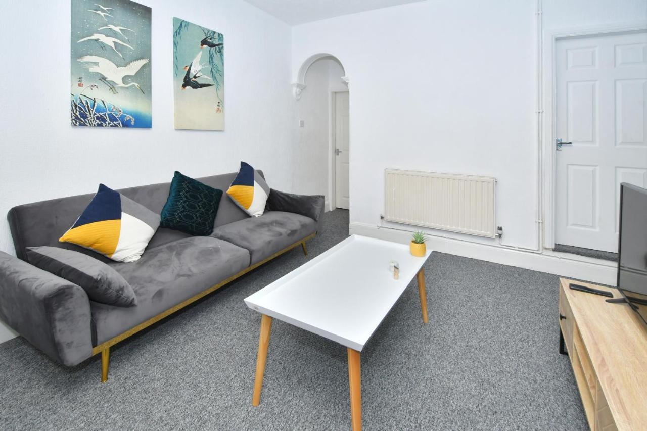 The Yellow Door By Avenew Management Serviced Accommodation Stoke-on-Trent Zewnętrze zdjęcie